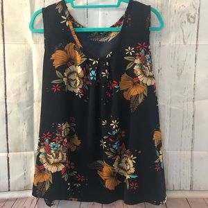 Very pretty floral sleeveless top
